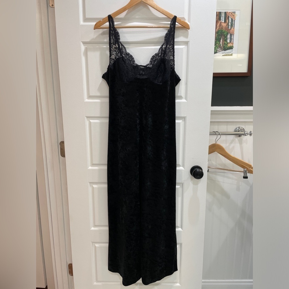 Vintage LA 11 Midnight Black Lace Velvet Slip